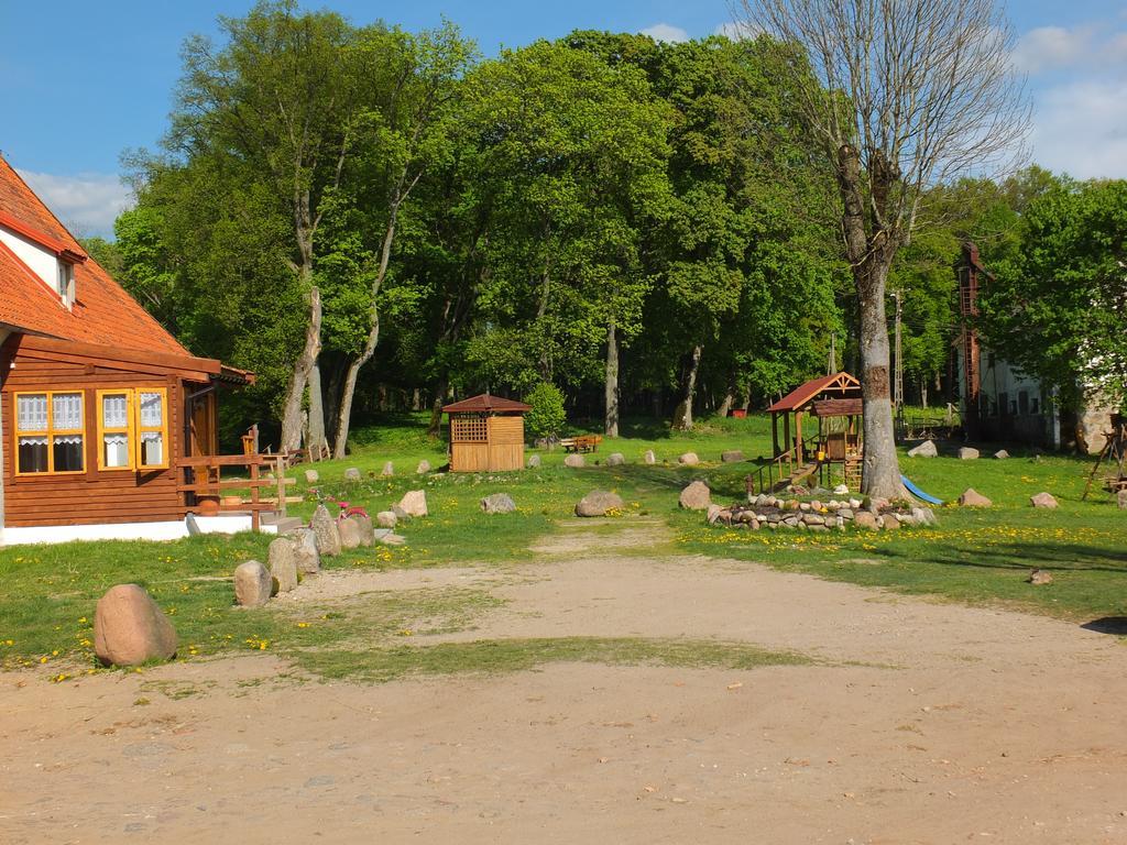 Dwor Klewiny Villa Buitenkant foto
