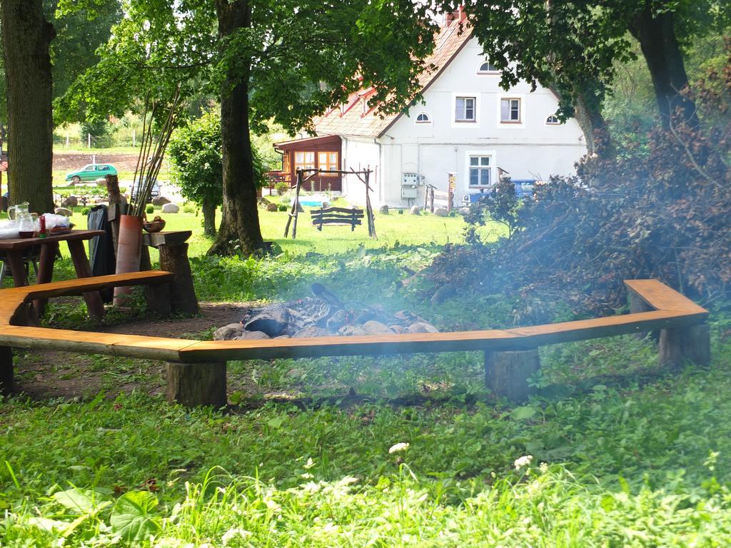Dwor Klewiny Villa Buitenkant foto