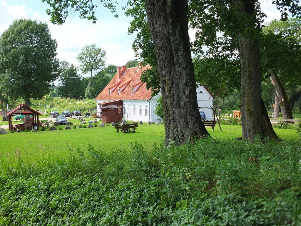 Dwor Klewiny Villa Buitenkant foto