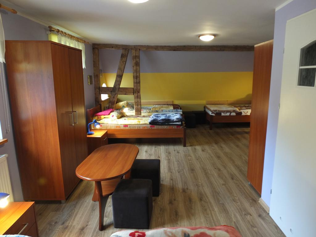 Dwor Klewiny Villa Buitenkant foto
