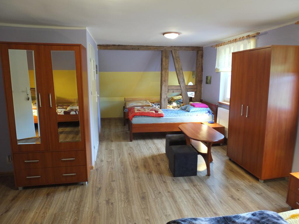 Dwor Klewiny Villa Buitenkant foto