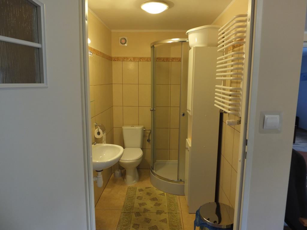 Dwor Klewiny Villa Buitenkant foto