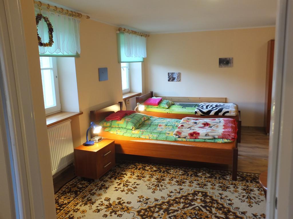 Dwor Klewiny Villa Buitenkant foto