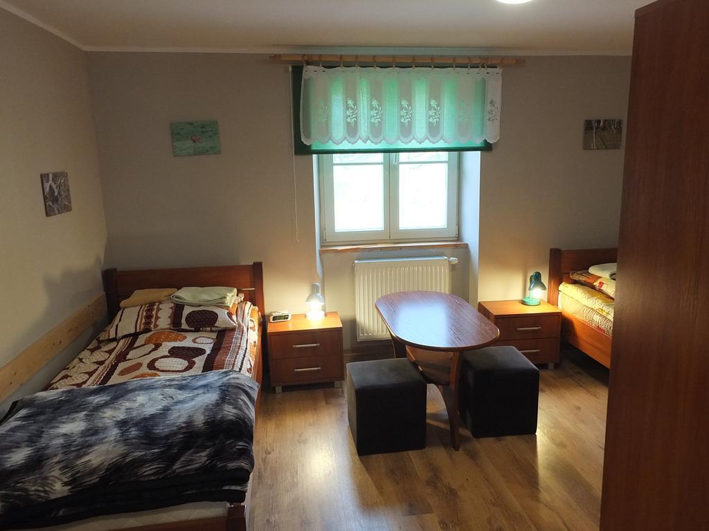 Dwor Klewiny Villa Buitenkant foto