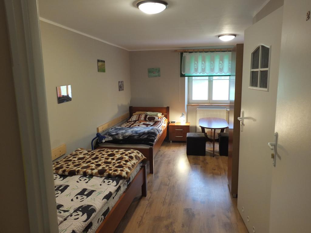 Dwor Klewiny Villa Buitenkant foto