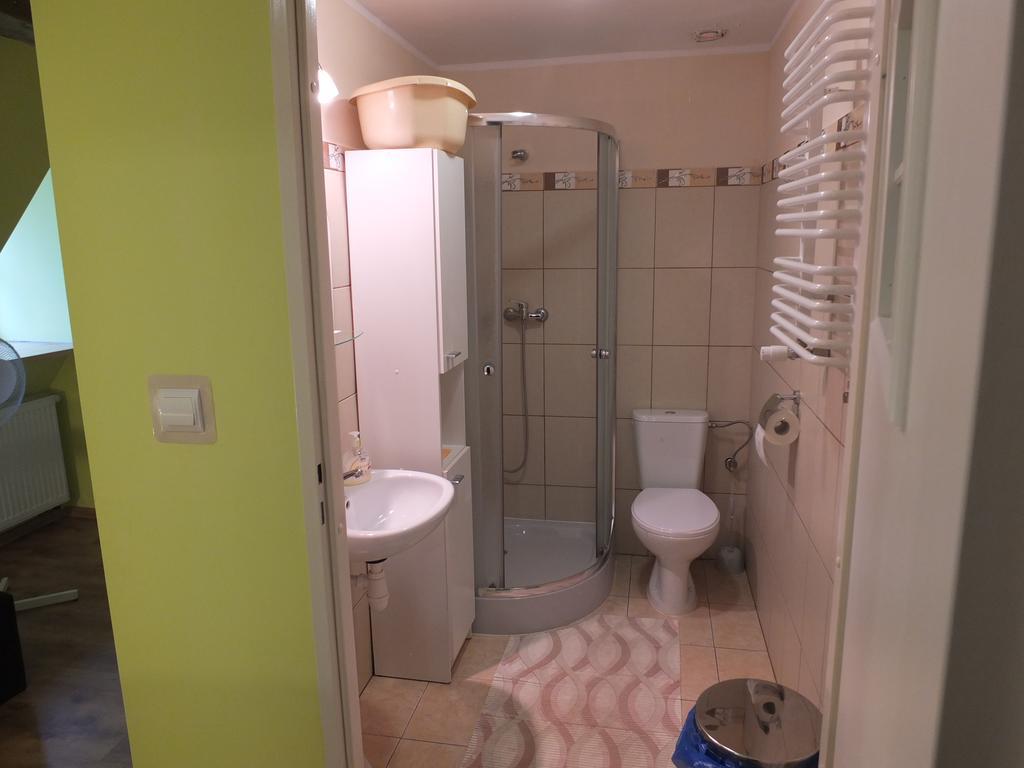 Dwor Klewiny Villa Buitenkant foto
