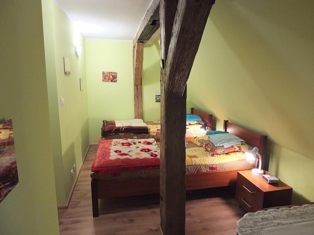 Dwor Klewiny Villa Buitenkant foto